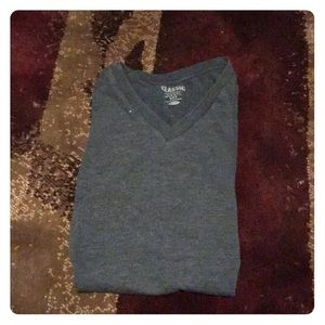 Men’s casual v-neck, green